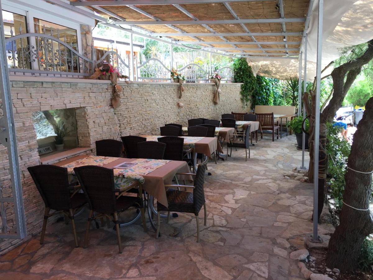 Rooms By The Sea Hvar - 8785 Hvar Town Bagian luar foto